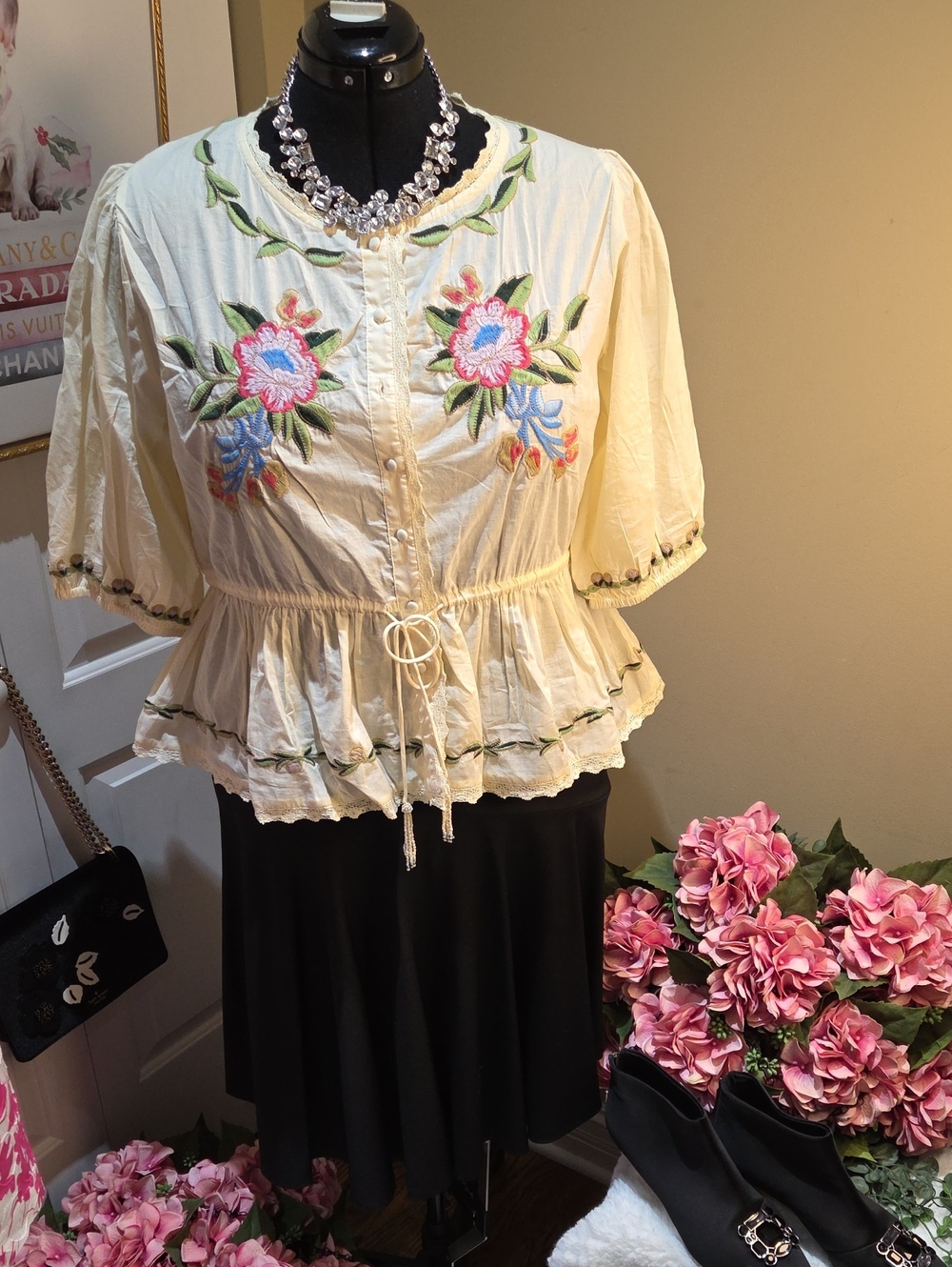 Nwt XL,L,M Jennifer&Grace Embroidered Cream/yellow  Peplum Tie-Waist Blouse - Picture 3 of 17